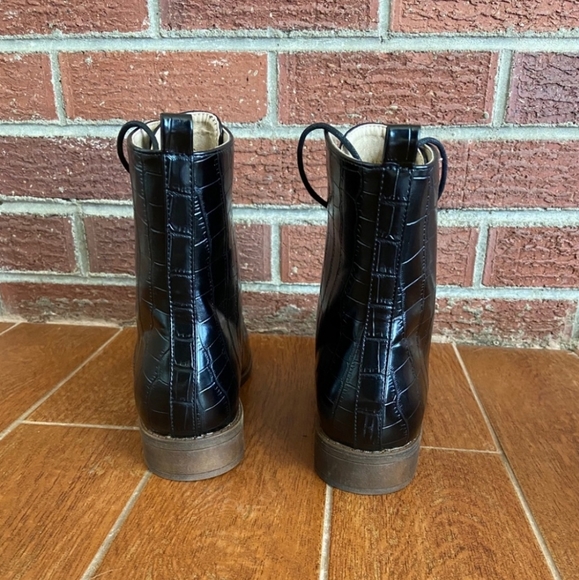 Croc Embossed Boots - Picture 4 of 7